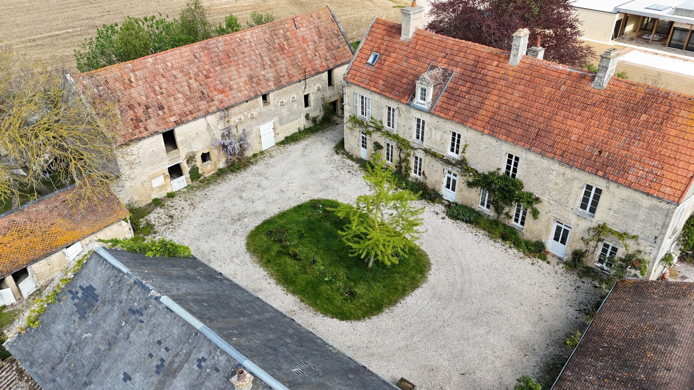 long house 9 Rooms for sale on ROTS (14740)