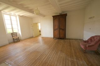 long house 9 Rooms for sale on ROTS (14740)
