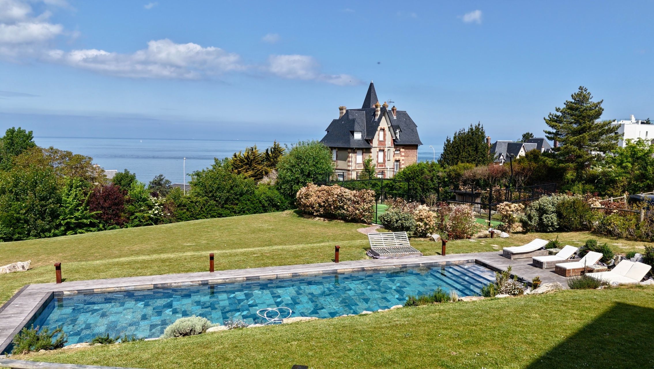 maison 8 Pièces en location saisonnière sur BENERVILLE SUR MER (14910)