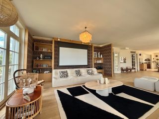 house 8 Rooms for seasonal rent on BENERVILLE SUR MER (14910)