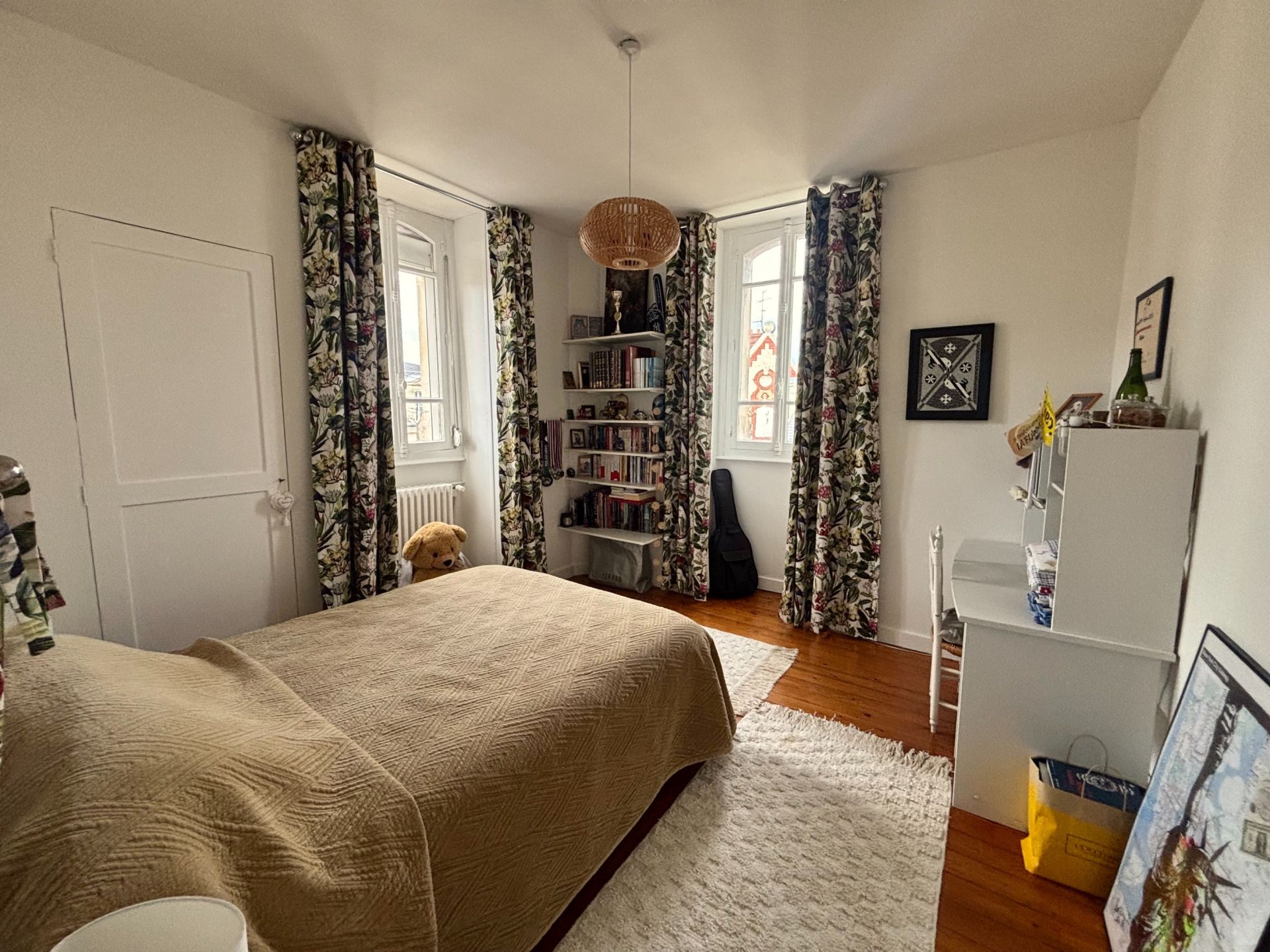 house 8 Rooms for sale on CAEN (14000)