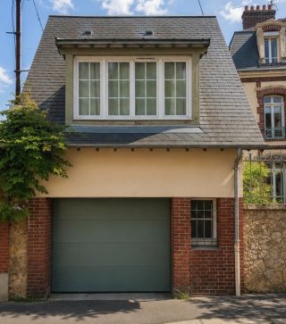 house 8 Rooms for sale on CAEN (14000)