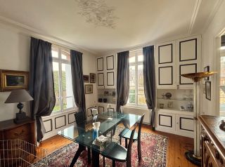 house 8 Rooms for sale on CAEN (14000)
