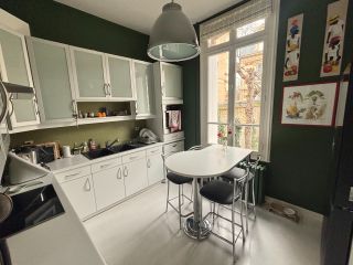 house 8 Rooms for sale on CAEN (14000)
