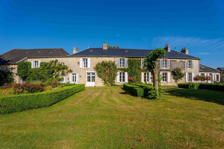 house 12 Rooms for sale on ARROMANCHES LES BAINS (14117)
