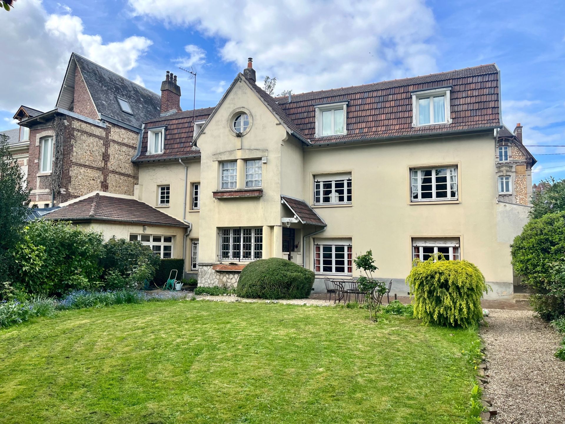 maison 8 Pièces en vente sur MONT ST AIGNAN (76130)