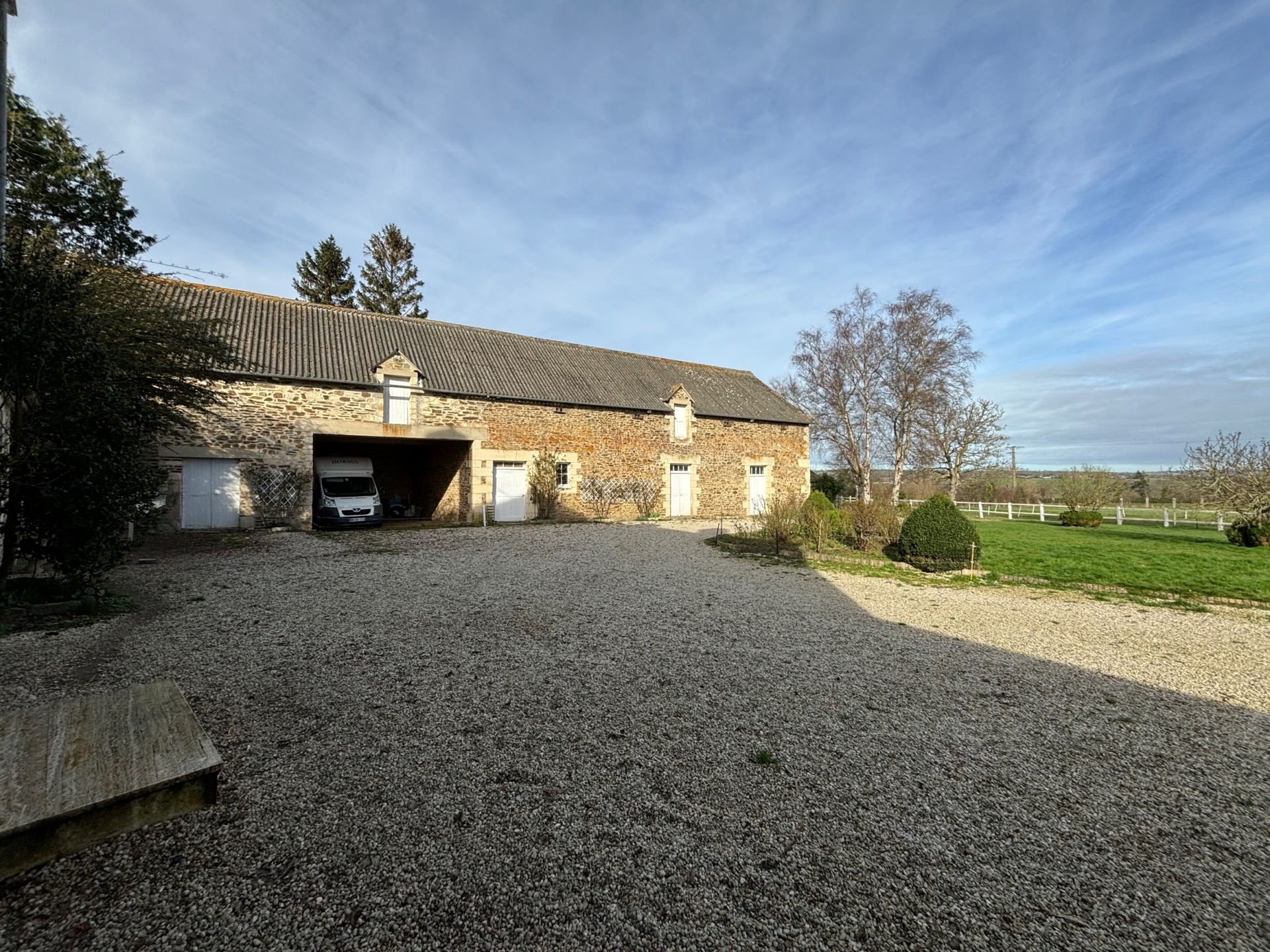 house 8 Rooms for sale on CAEN (14000)