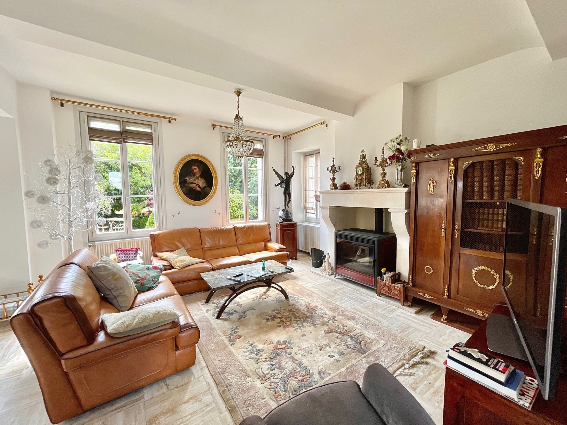 house 8 Rooms for sale on CAEN (14000)