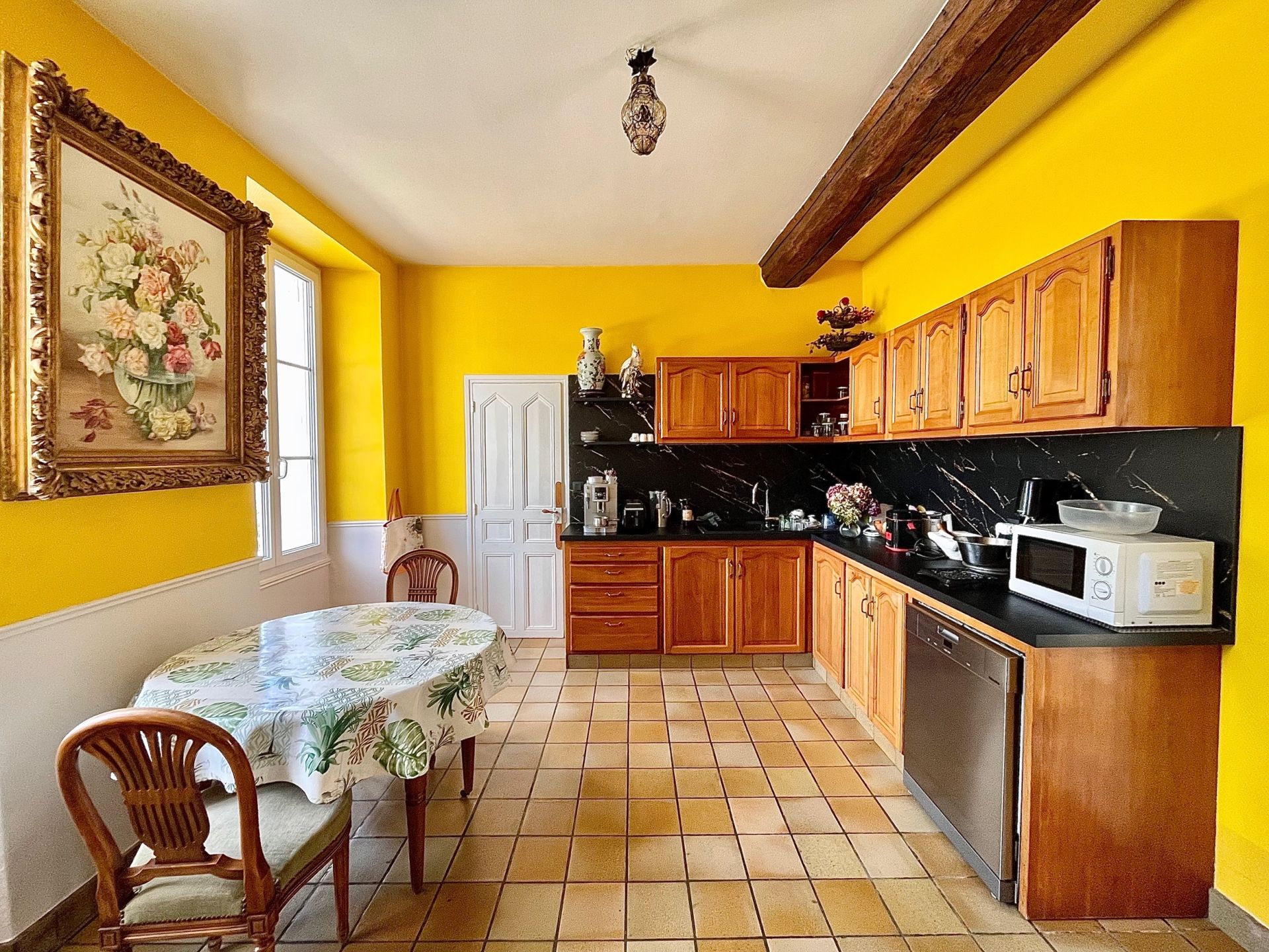 house 8 Rooms for sale on CAEN (14000)