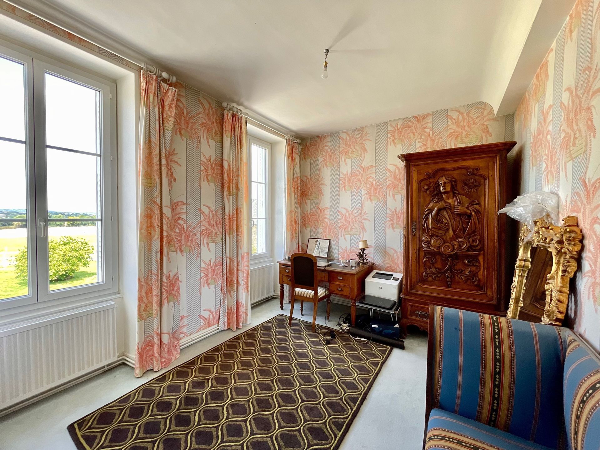 house 8 Rooms for sale on CAEN (14000)