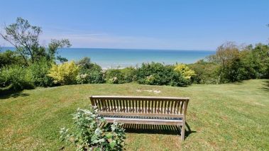 house 15 Rooms for seasonal rent on BENERVILLE SUR MER (14910)