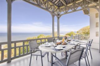 house 15 Rooms for seasonal rent on BENERVILLE SUR MER (14910)