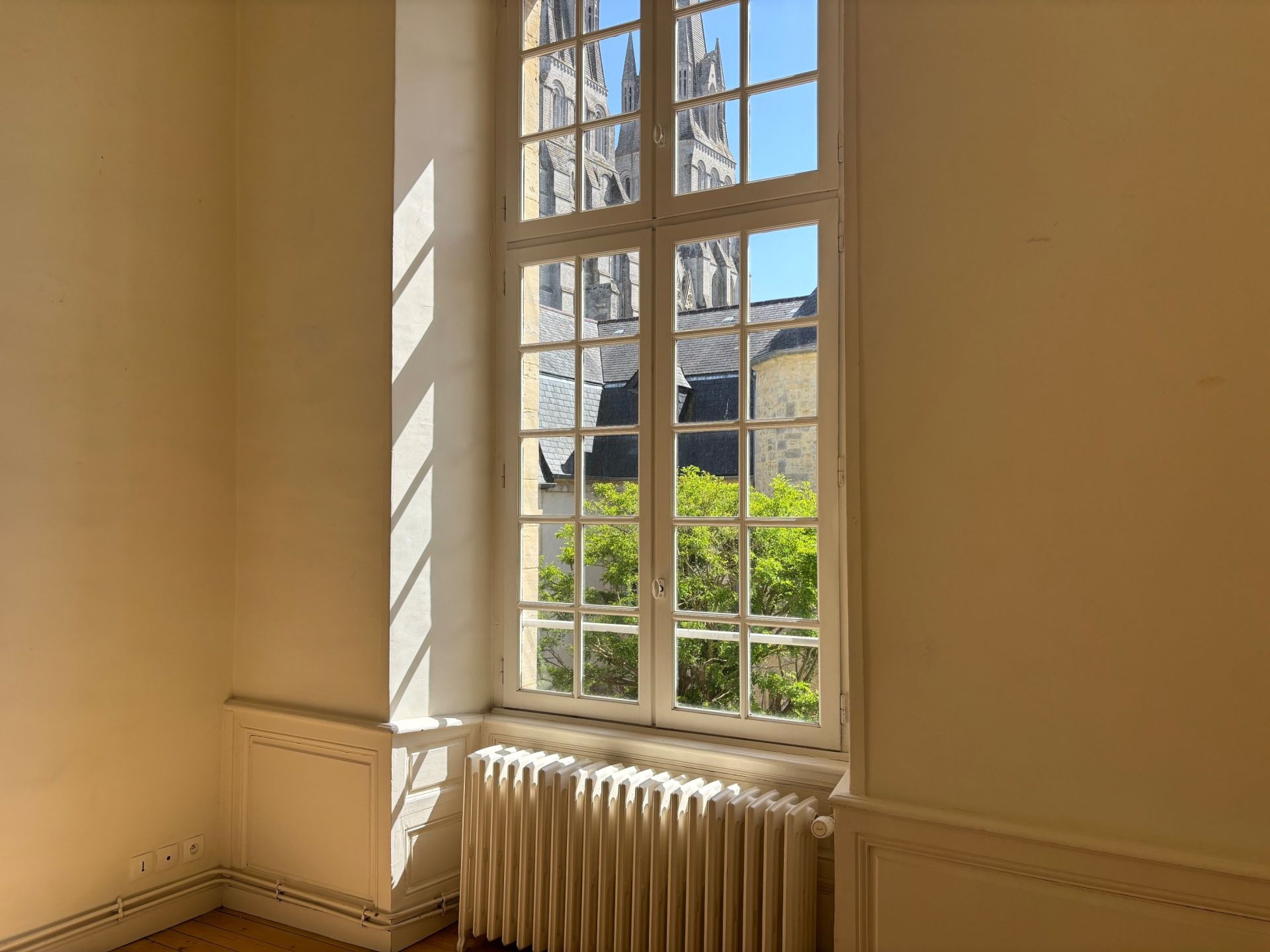 apartment 5 Rooms for sale on BAYEUX (14400)