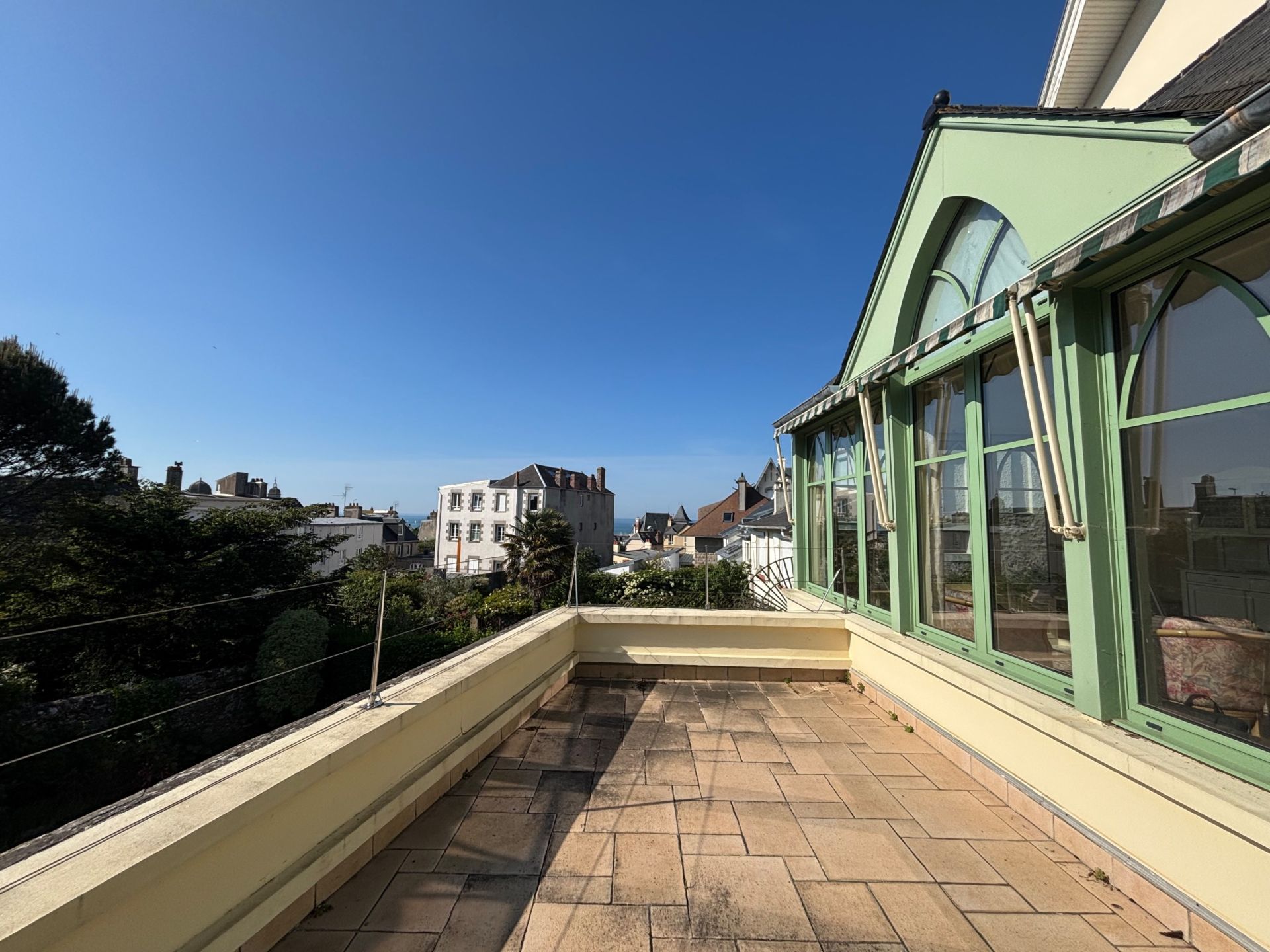 house 8 Rooms for sale on GRANVILLE (50400)