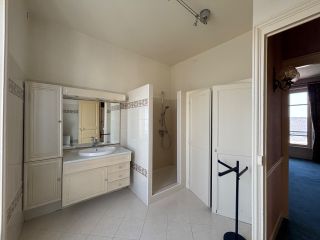 house 8 Rooms for sale on GRANVILLE (50400)