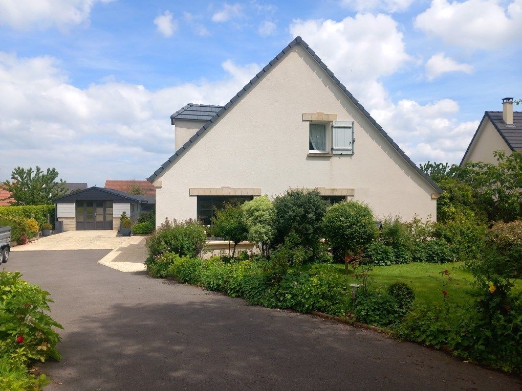 house 9 Rooms for sale on ST REMY BOSCROCOURT (76260)