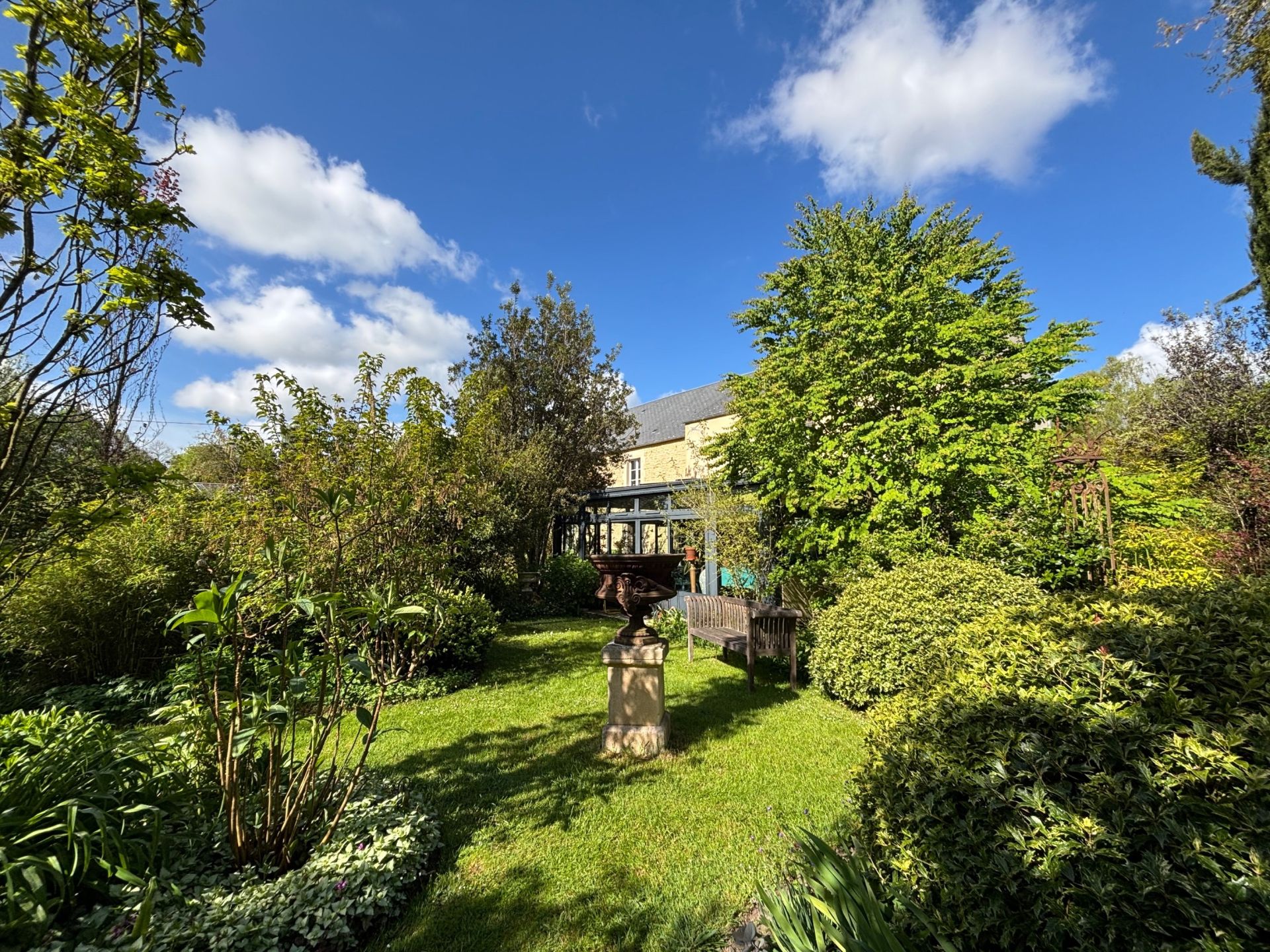 maison 8 Pièces en vente sur VAUX SUR SEULLES (14400)