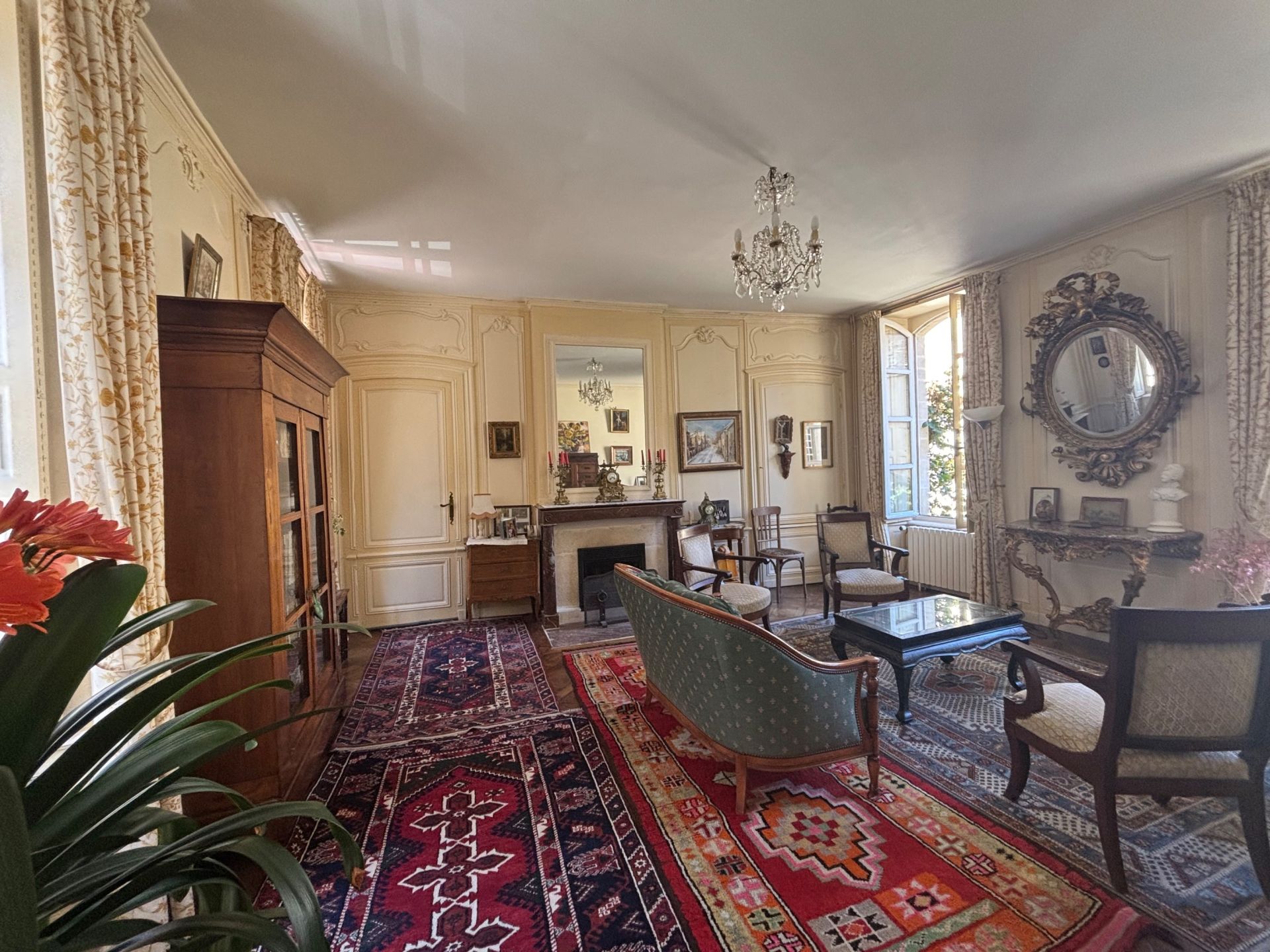house 11 Rooms for sale on BAYEUX (14400)