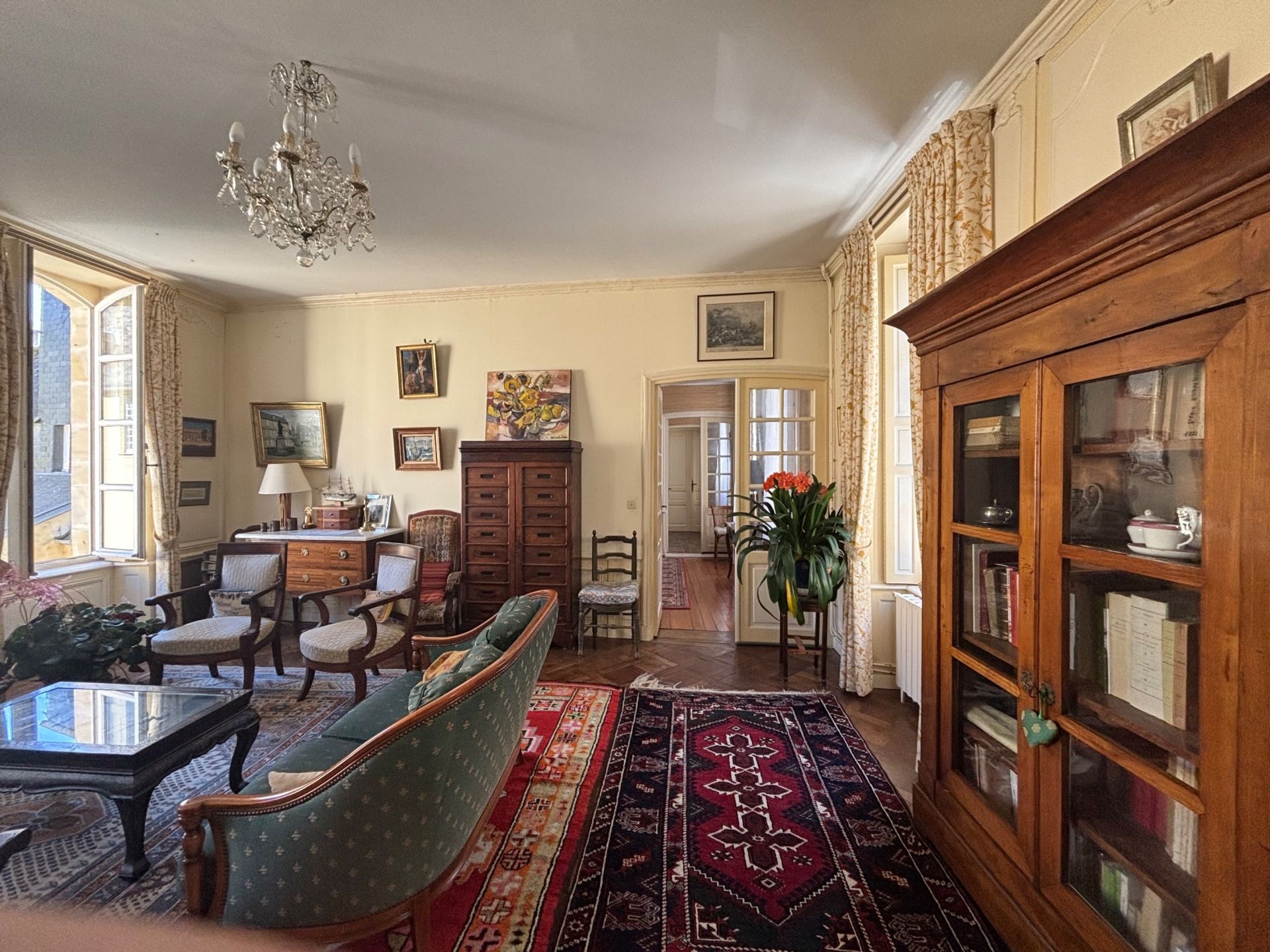 house 11 Rooms for sale on BAYEUX (14400)