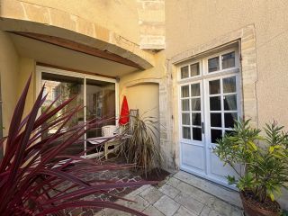 house 11 Rooms for sale on BAYEUX (14400)