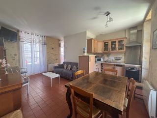 house 11 Rooms for sale on BAYEUX (14400)