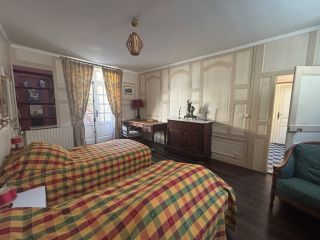house 11 Rooms for sale on BAYEUX (14400)
