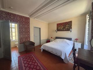 house 11 Rooms for sale on BAYEUX (14400)