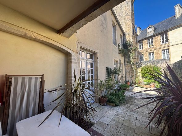 Vente Maison Bayeux 11&nbsp;Pièces 238&nbsp;m²