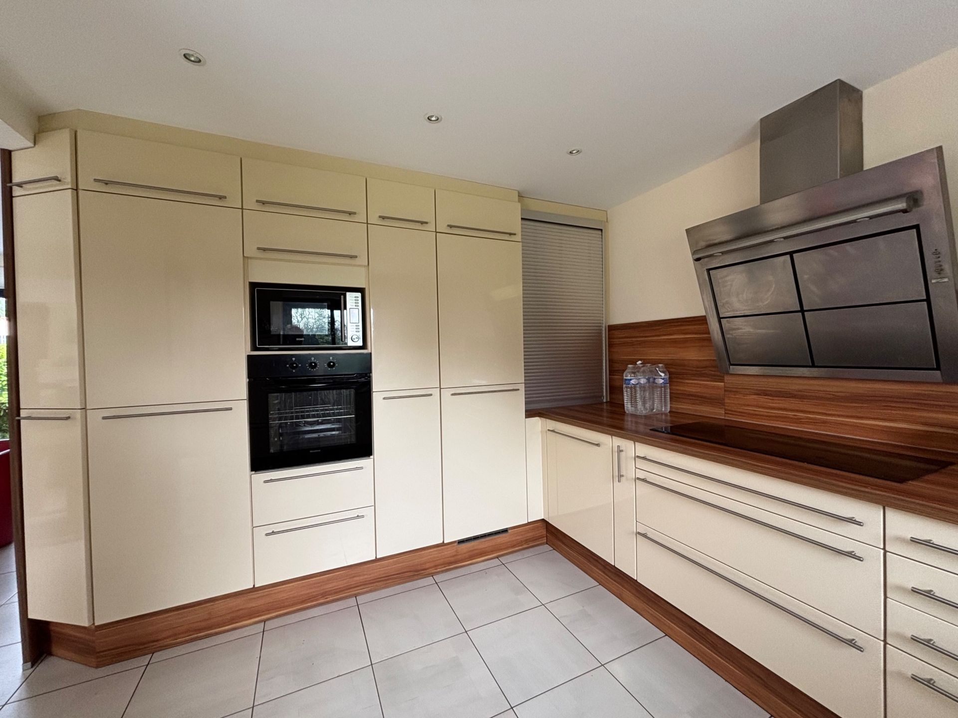 house 10 Rooms for sale on CREULLY (14480)