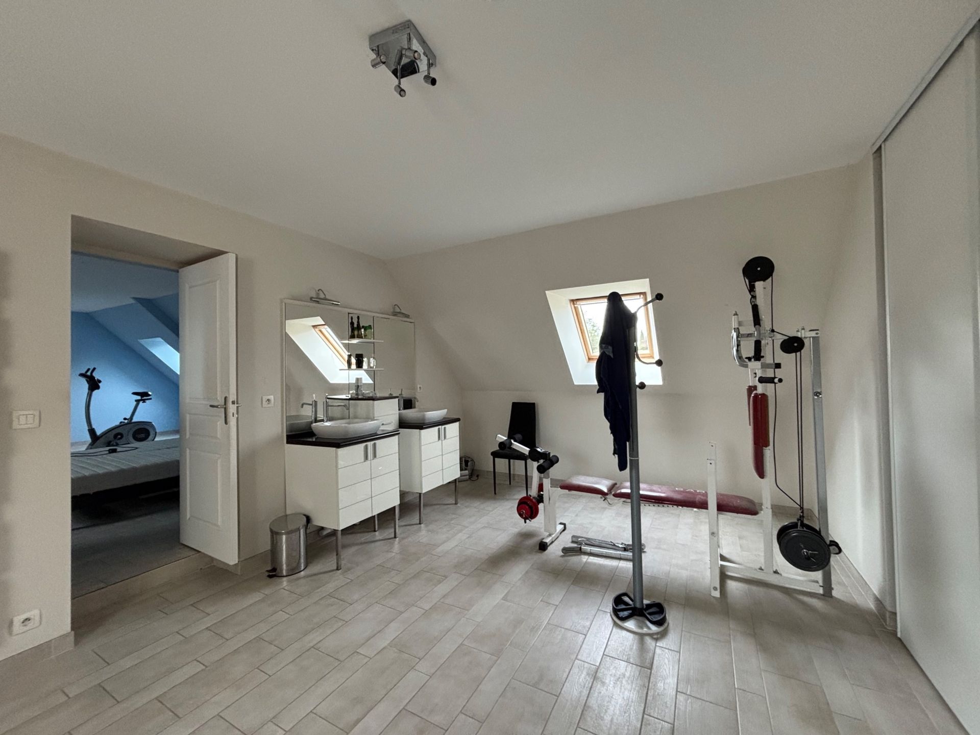 house 10 Rooms for sale on CREULLY (14480)