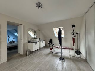 house 10 Rooms for sale on CREULLY (14480)