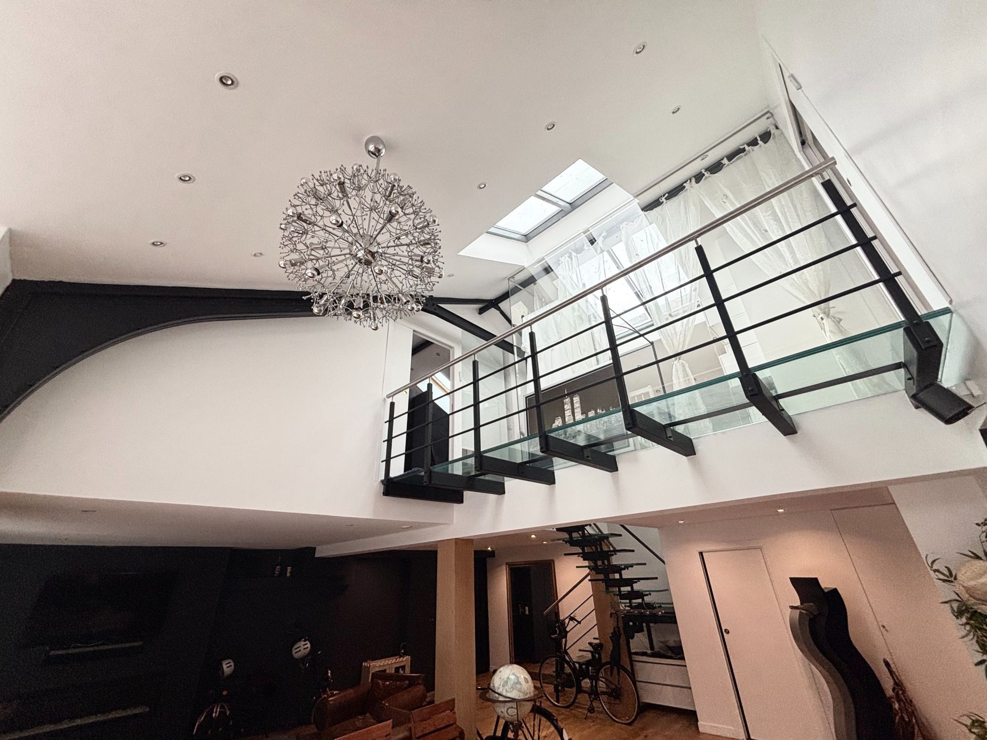 house 7 Rooms for sale on DEAUVILLE (14800)