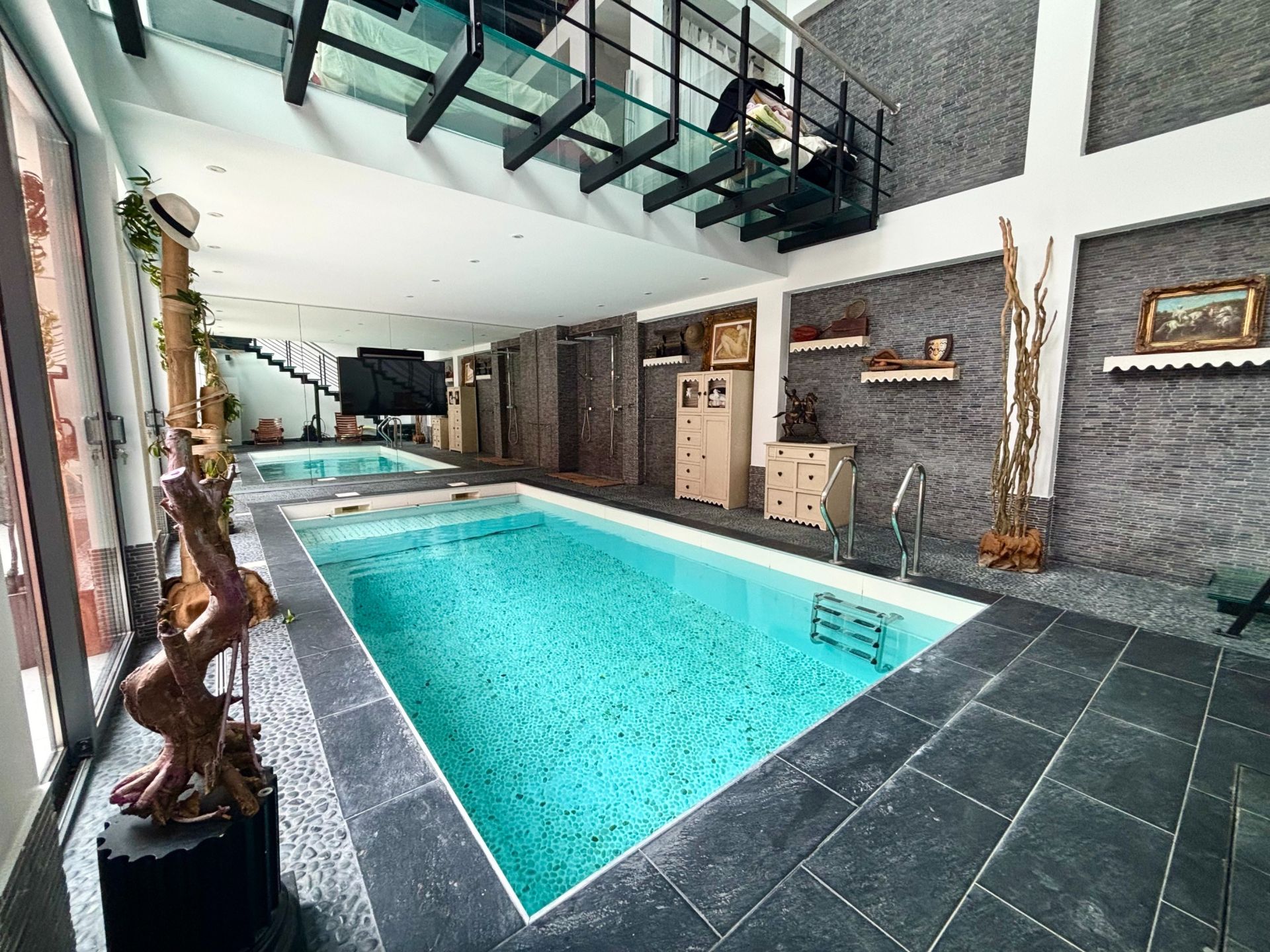 house 7 Rooms for sale on DEAUVILLE (14800)