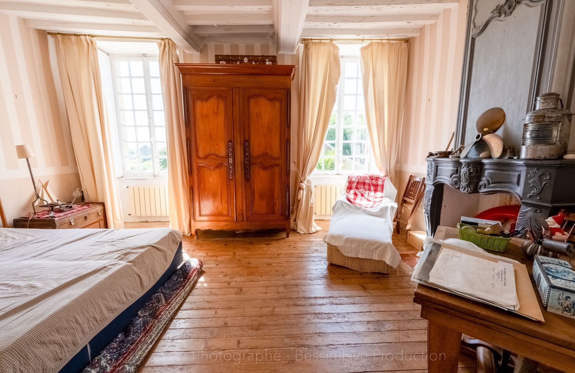 house 8 Rooms for sale on VIERVILLE SUR MER (14710)