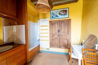 house 8 Rooms for sale on VIERVILLE SUR MER (14710)