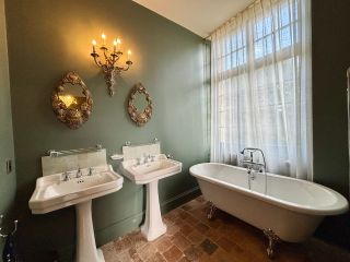 house 9 Rooms for sale on BURES SUR DIVES (14670)