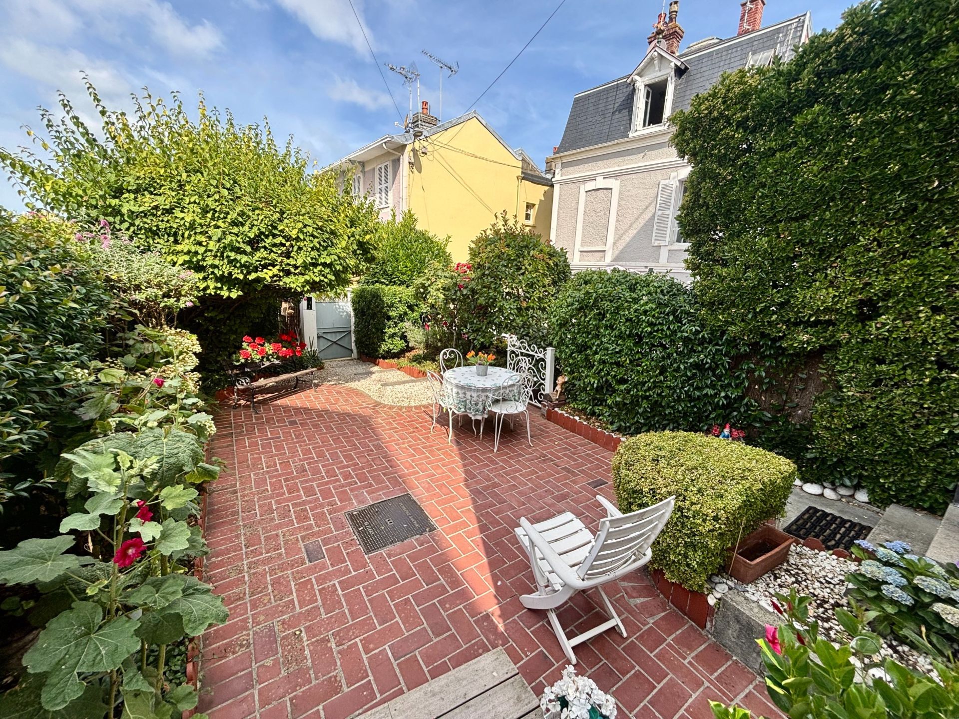 house 4 Rooms for sale on TROUVILLE SUR MER (14360)